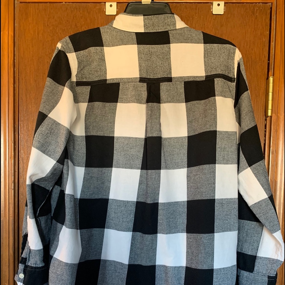 Black and white Buffalo plaid button up shirt